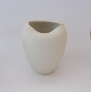 Femme Curved Vase
